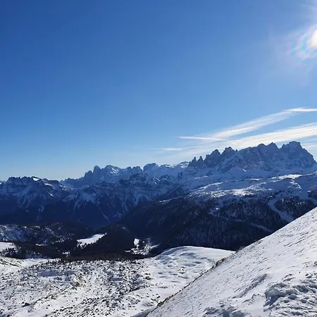 Casa Falcade Dolomiti アパート *